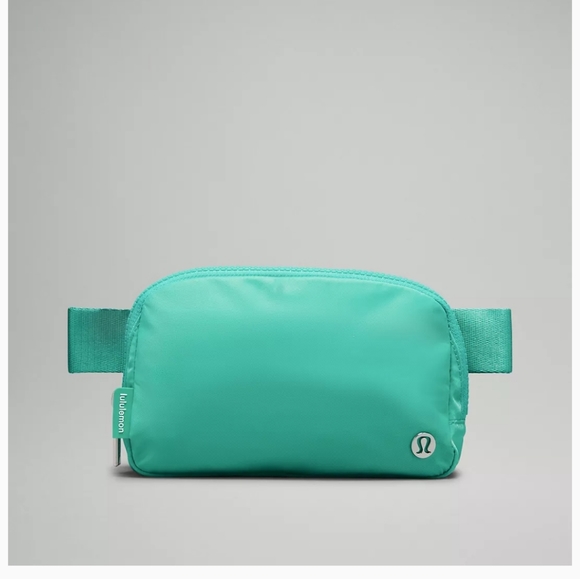lululemon athletica Handbags - Lululemon everywhere belt bag in paradise green NWT